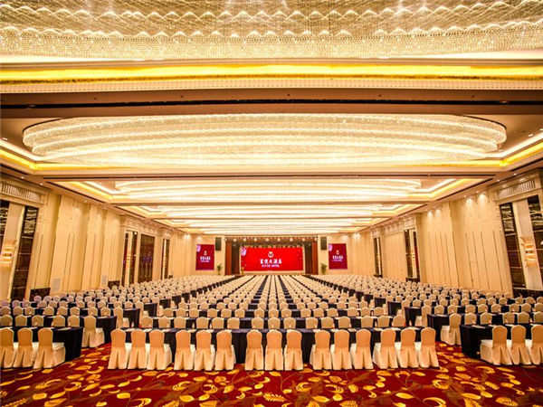 策划不同的会议活动，会场布置有何不同之处?